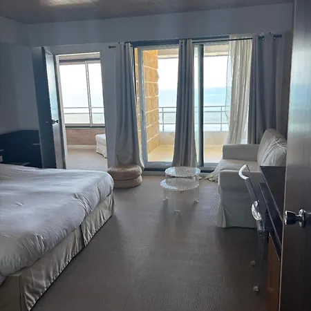 Carlina Aparthotel 3*